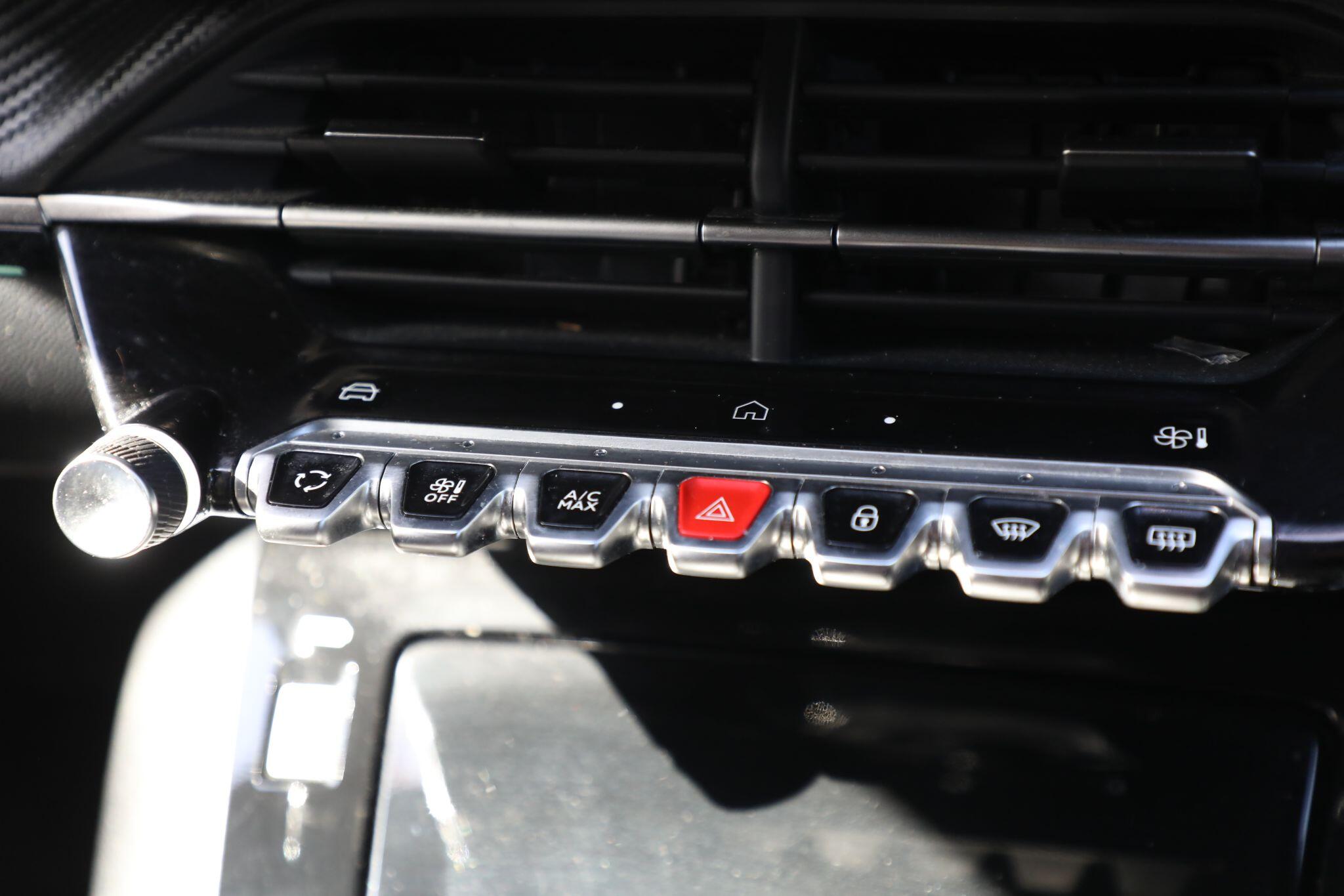 Large vehicle image